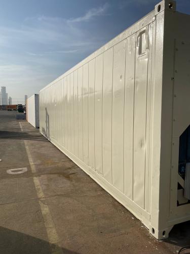 Auch ein Kühlcontainer wurde mit den ClimateCoating-Produkten von SICC beschichtet und der Energieverbrauch ausgewertet. Der gesamte Versuch war Teil der „Green Ports“-Initiative. So soll die Infrastruktur auf den Häfen der AD Ports Group insgesamt nachhaltiger werden. <i>Foto: AD Ports Group</i>